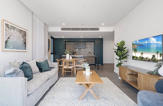 Spacious 2-Bed Apartment with Rooftop Views