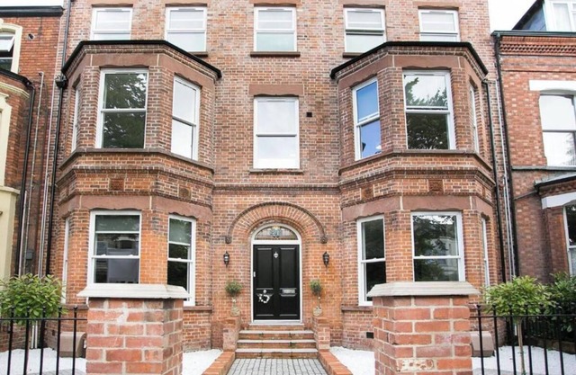 Spacious 2-bed Queens by CityGo