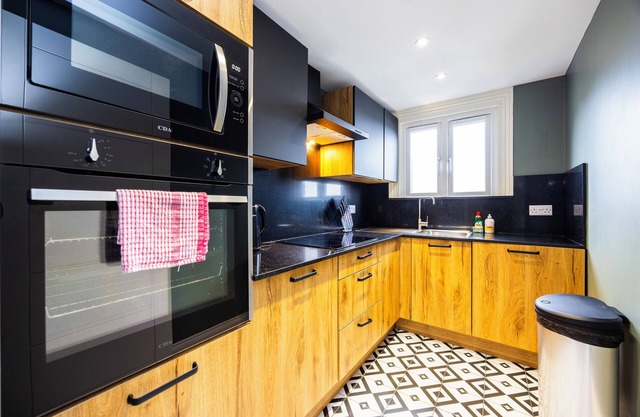 Spacious 2-Bedroom Apartment in Balham: Perfect for Families and Friends!