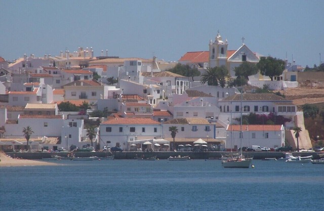 Spacious 2 bedroom apartment in quaint coastal fishing village
