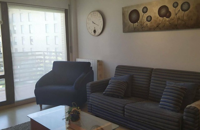Spacious 2-Bedroom Apartment with Terrace, Pool & Parking in Jaca