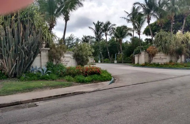 Spacious 2 bedroom near Foul Bay with free parking
