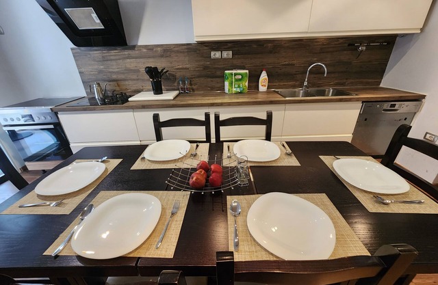Spacious 2-bedroom condo in fantastic Tirana with WiFi, AC