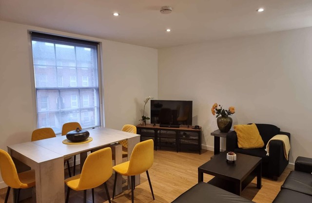 Spacious 2 Bedroom Duplex