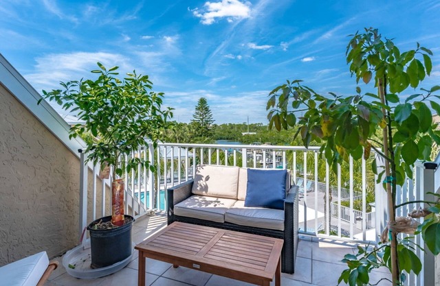 🥇 Spacious 2bd townhome with amazing water view (CH822)