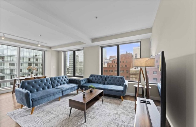 Spacious 2BR 2BA Condo Boston Downtown