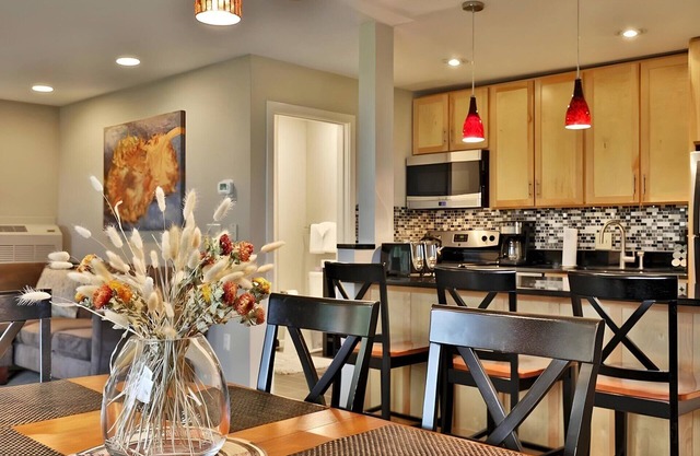 Spacious 2BR/3BA Killington Condo w/EV Charger, Ski Discounts & Pool