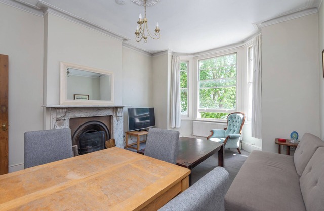 Spacious 3-Bed Maisonette | Streatham Common |