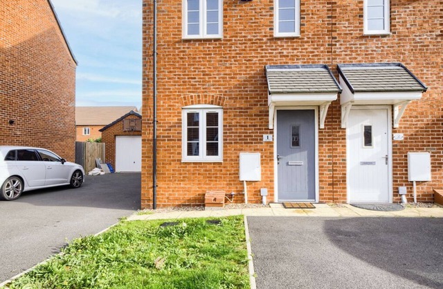 Spacious 3-Bedroom House | Wi-Fi | Serviced Stays
