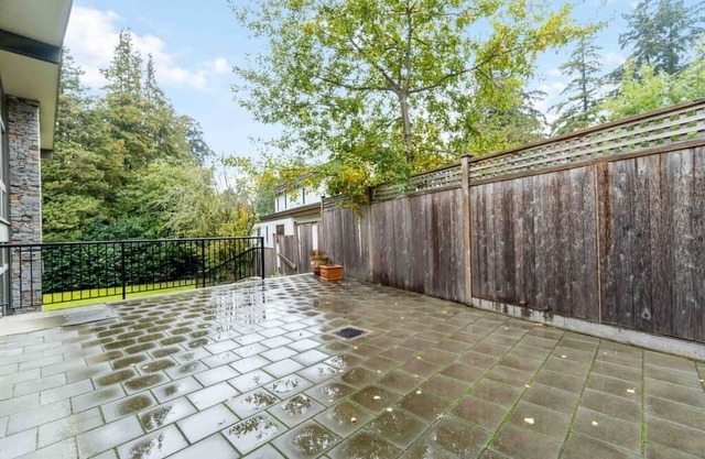 Spacious 3 bedroom home with free parking