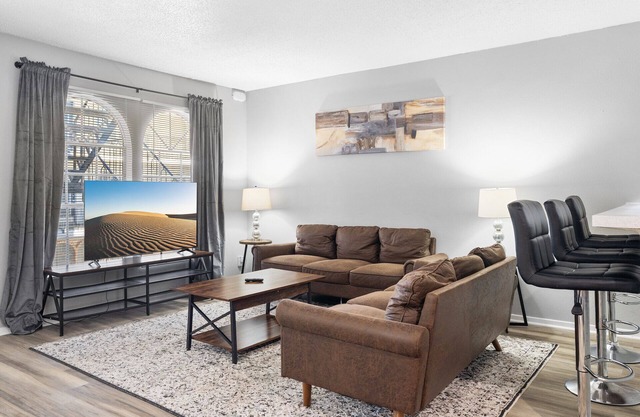 Spacious 3BR/2BA next to UT 8763