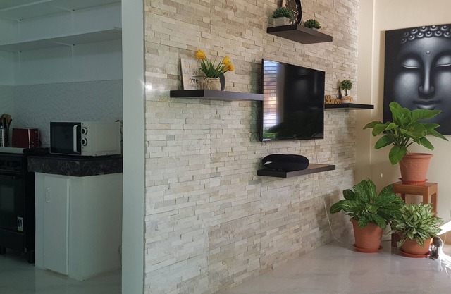 Spacious 3BR House w/FIBR WiFi & NetFlix sleeps up to 12pax