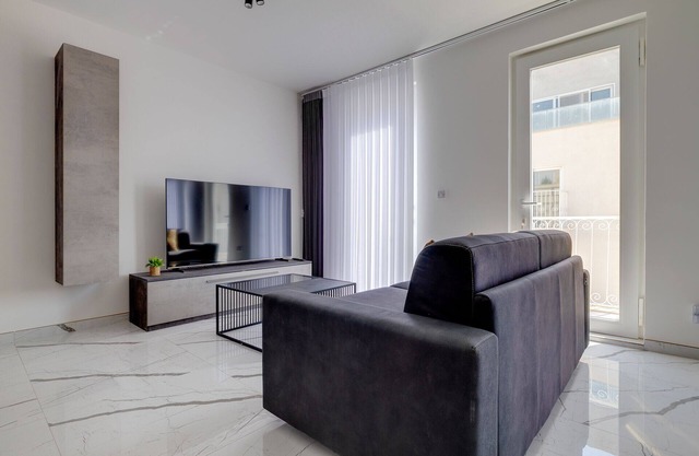 Spacious 3BR Residence by the Promenade