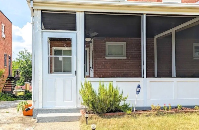 Spacious 3BR Retreat in DC – Walk to Metro + Free Parking