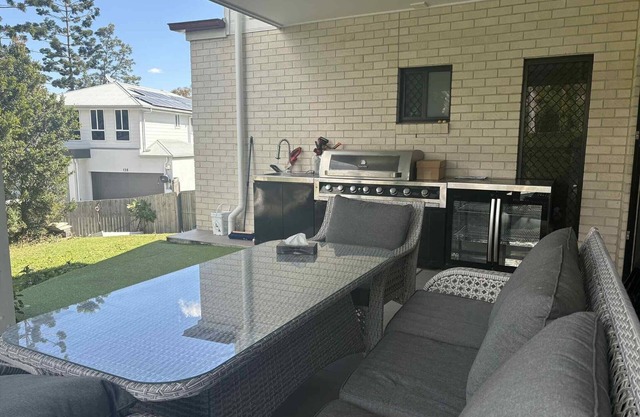 Spacious 4 bedroom and 4 bathroom entire spacious house