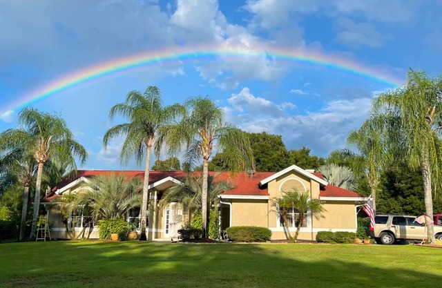 Spacious 4-bedroom house in beautiful Apopka close to Disney and parks with WiFi