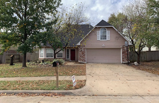 Spacious 4-bedroom house with AC and WiFi in charming Owasso