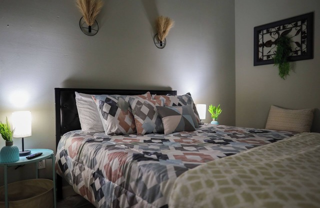 Spacious 4-bedroom house in charming Olive Branch with WiFi, AC