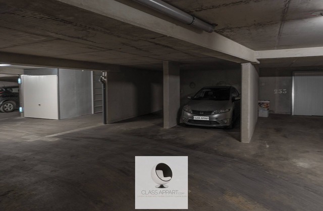 Spacious 4-bedroom with terrace and air-conditioned parking in Lattes