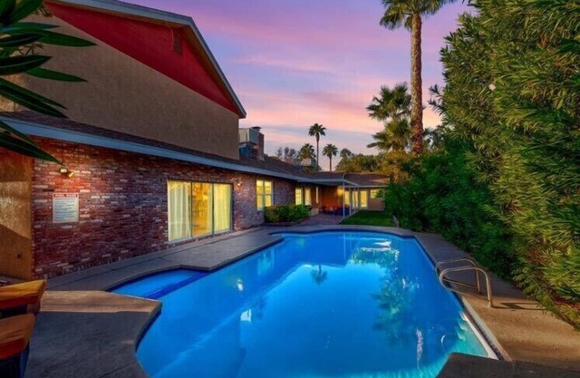 Spacious 4000 sq ft Home with Pool and Hot Tub Just a Mile from the Strip!