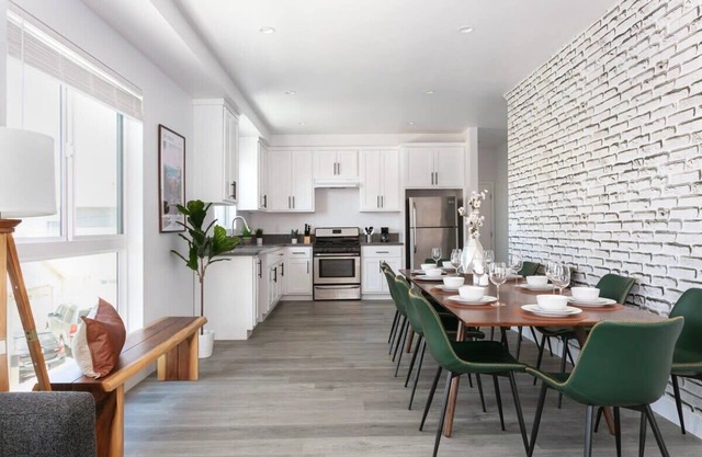 Spacious 4BR LA Getaway | Parking + Fast Wi-Fi