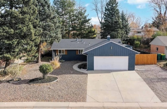 Spacious 5-Bed King Bed Ranch w/Basement, Smart TVs & Garage Near Light Rail