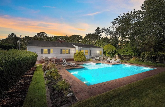 Spacious 5bedroom house Steps to the Best Hamptons Shops/Restaurants/Bars/Events