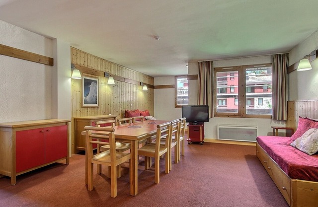 Spacious apartment for 8 people in Plagne 1800 with balcony