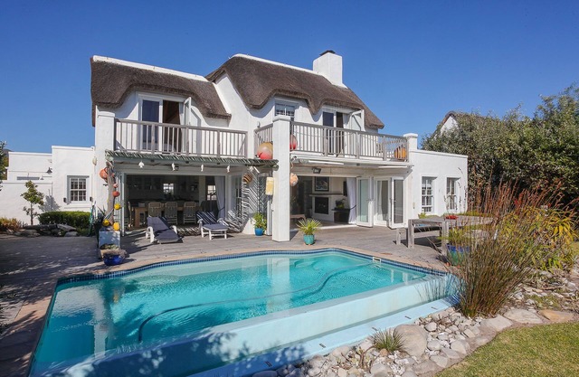 Spacious and comfortable, 4 bedrooms, 4 bathrooms