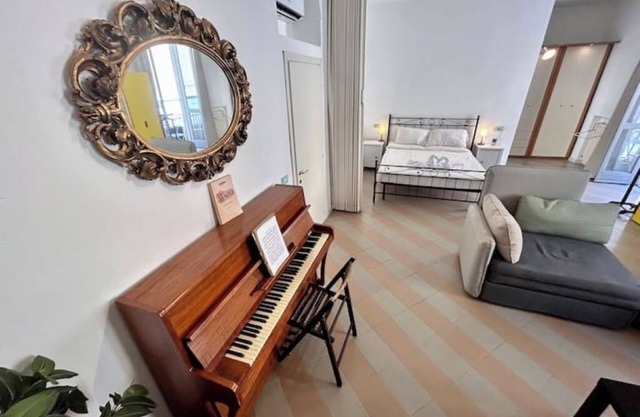 Spacious and stylish three-room apartment, 10 minutes from Bocconi