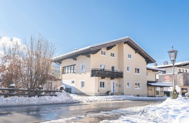 Spacious apartment with south-facing terrace