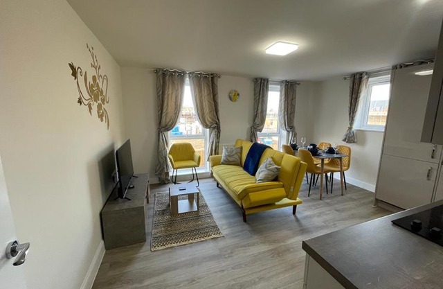 Spacious Apartment in Brooklands