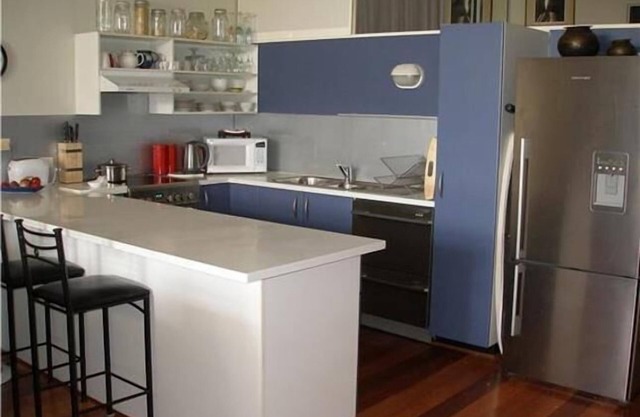 Spacious Apartment, High Ceilings, Secure Parking