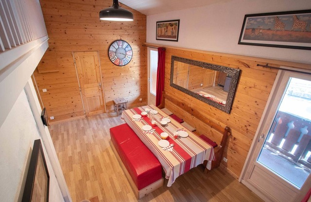 Spacious apartment in Valmorel, 11 beds, 4 rooms, ski locker