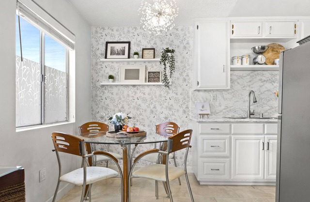 Spacious Apartment Near SoFi Stadium and Kia Forum: 7 minutes away