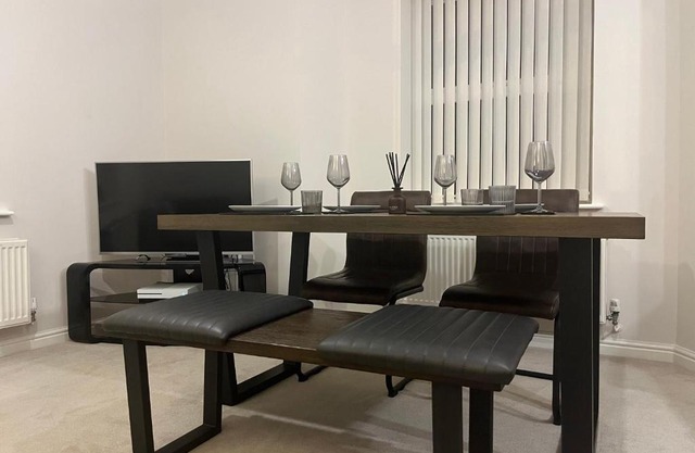 Spacious Apartment, Near to NEC and City Centre