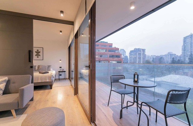 Spacious apartment steps from Escuela Militar
