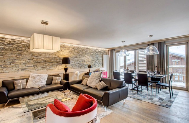 Spacious apartment with sauna, parking and WiFi in Courchevel