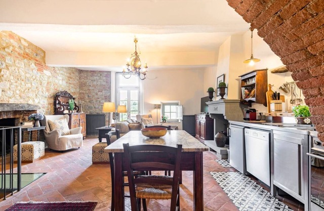 Spacious Apartment with Gorgeous Garden in the Heart of a Tuscan Town