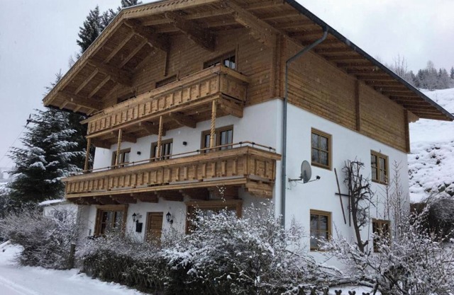 Spacious premium chalet near ski resort KitzSki