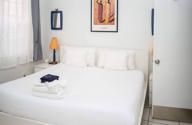 Spacious beach gem: Perfect for groups and couples