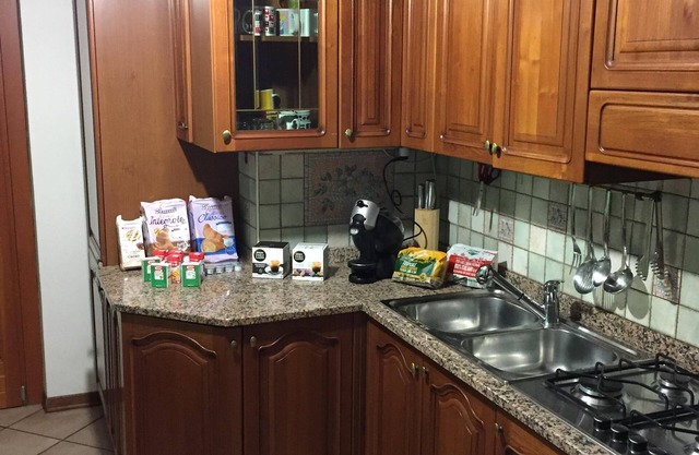 Spacious bright 110sqm apartment in residential setting with parking