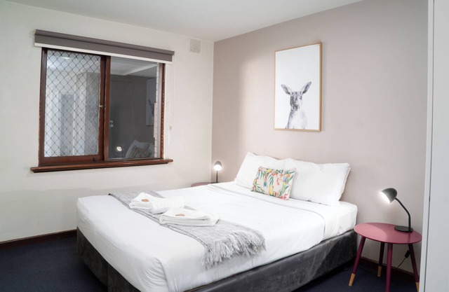 Spacious & Cosy Self-contained Apartment