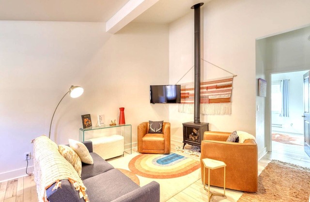 Spacious Cozy Affordable Condo