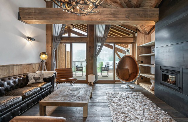 Spacious Duplex for 10 with Hammam, Near Slopes in Courchevel Le Praz
