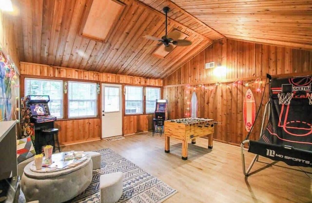 Spacious Executive Rental near Savannah: All amenities included