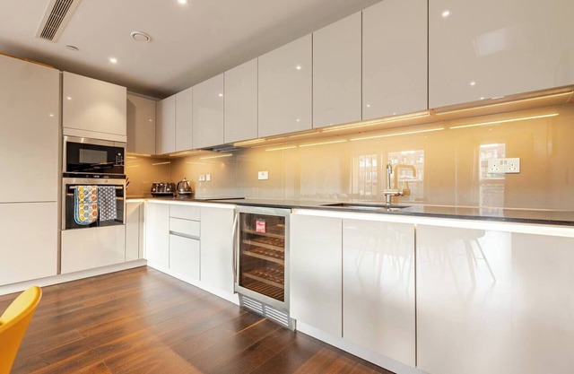 Spacious Fulham Riverside 2 Bedroom Apartment