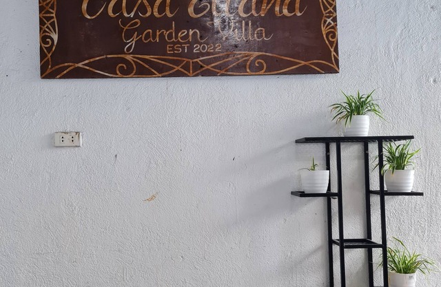 Spacious Garden Villa 4-bedroom house with Private Pool near Clark