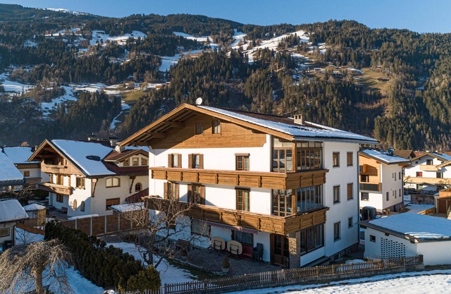 Spacious group home close to the ski resort