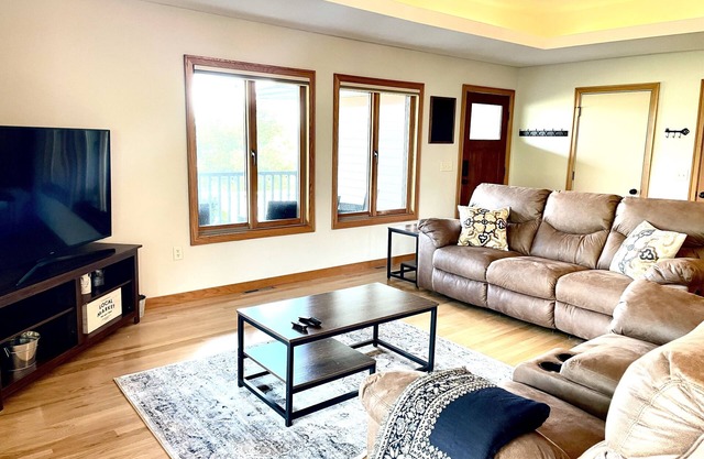 Spacious Hillsboro Condo 2